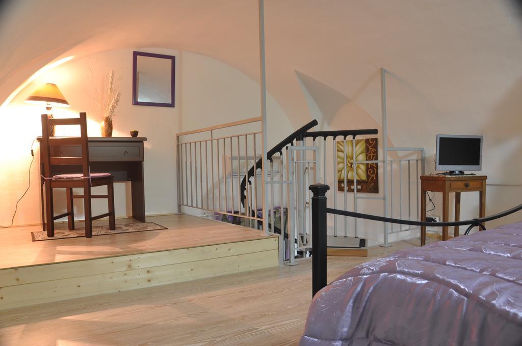 A Due Passi Dal Porto Hotel Civitavecchia Habitación foto