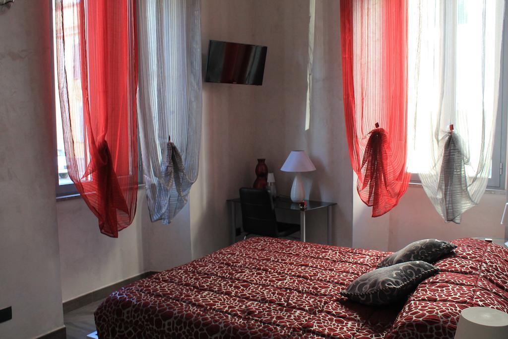 A Due Passi Dal Porto Hotel Civitavecchia Habitación foto